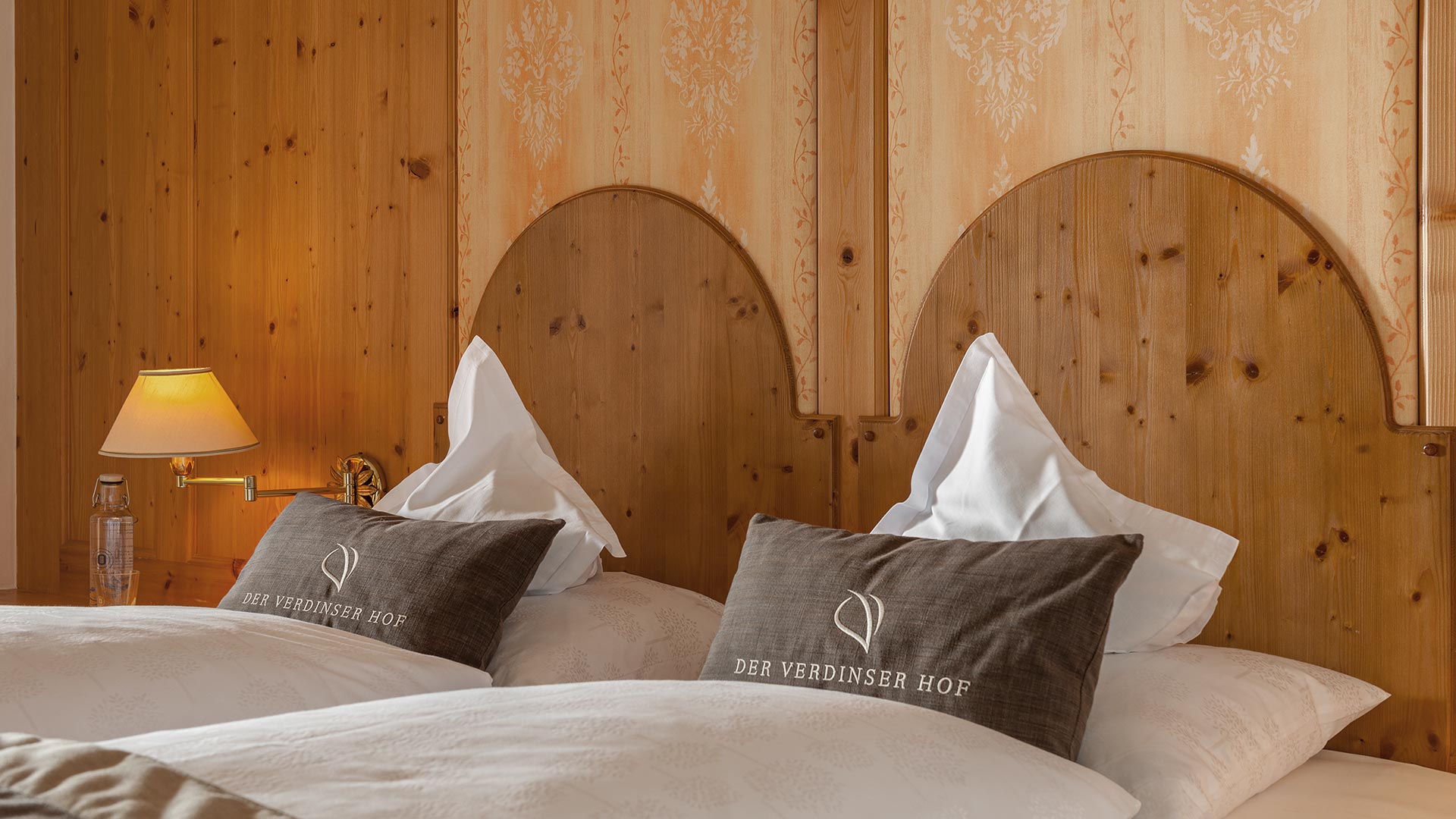 Al Verdinser Hof, vivrete l'emozione di respirare un'aria familiare che vi coccolerà durante tutta la vacanza in questo elegante hotel di Merano e dintorni.